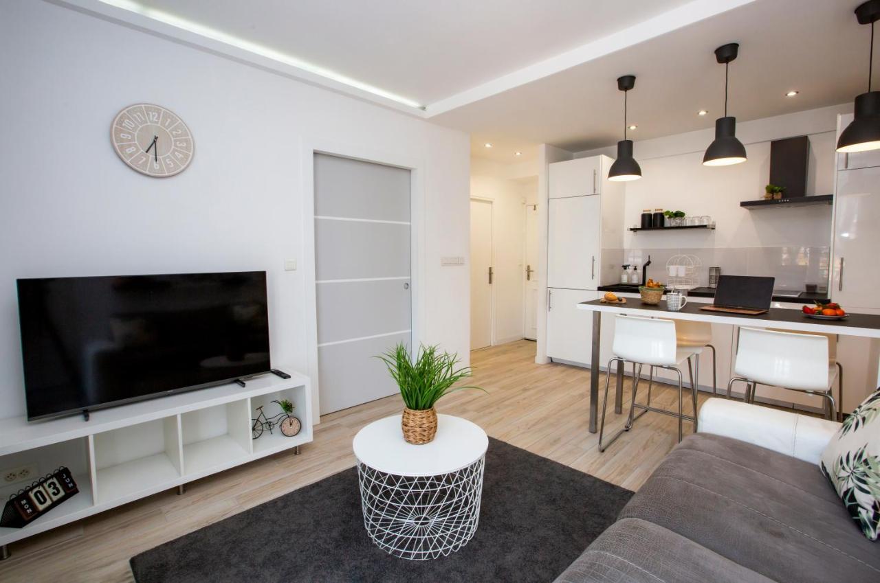 Apartamento COSY TROPEZ, la petite Venise, Port-grimaud Exterior foto